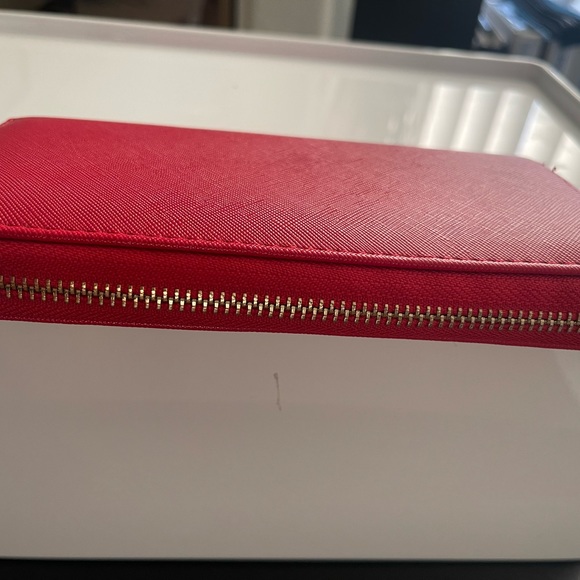 Red Studded wallet - Picture 4 of 5